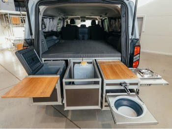 Noemi-H1-Ford-Tourneo-Custom-od-2024-komplet-Vestavba-do-auta